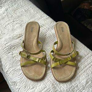 Bass  straps sandals size 7